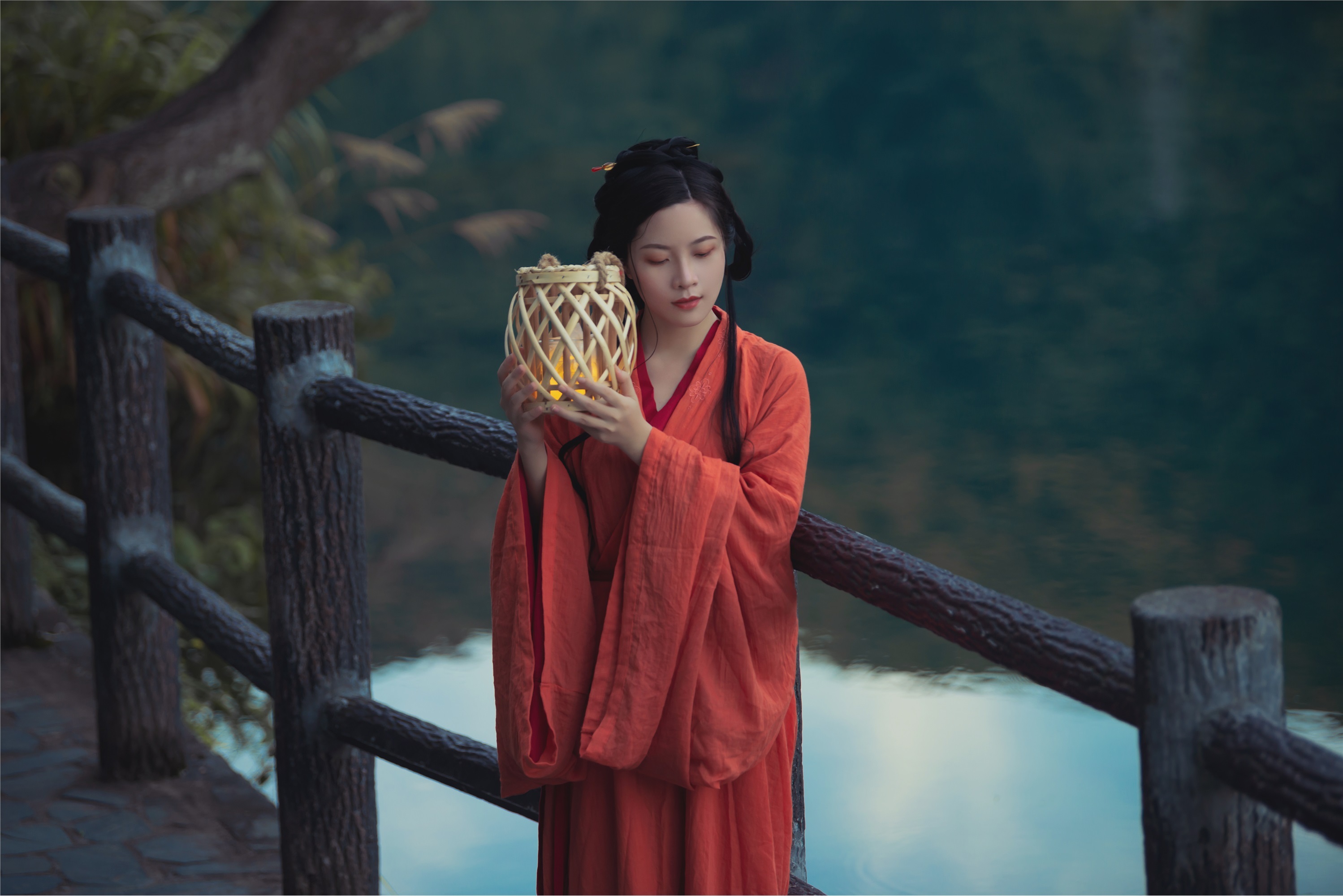 YITUYU艺图语 2021.09.08 人间忽晚 山河已秋 秦笙